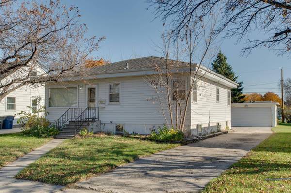 614 16th ST N, Moorhead, MN 56560