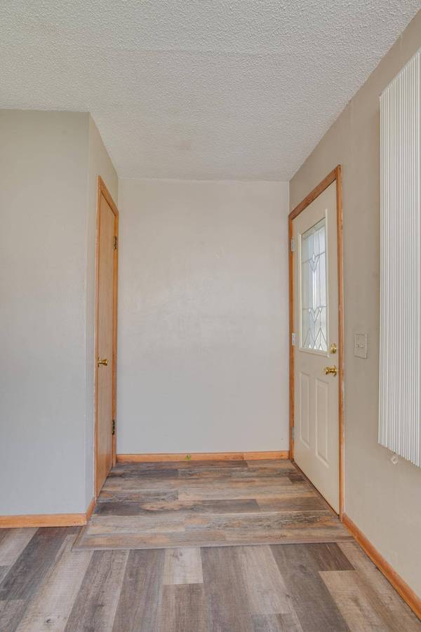 614 16th ST N, Moorhead, MN 56560