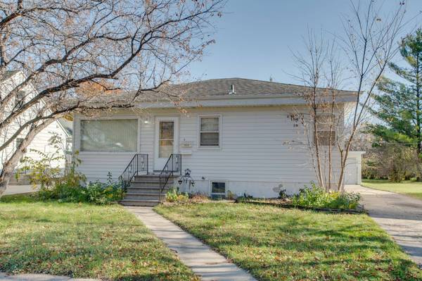 614 16th ST N, Moorhead, MN 56560