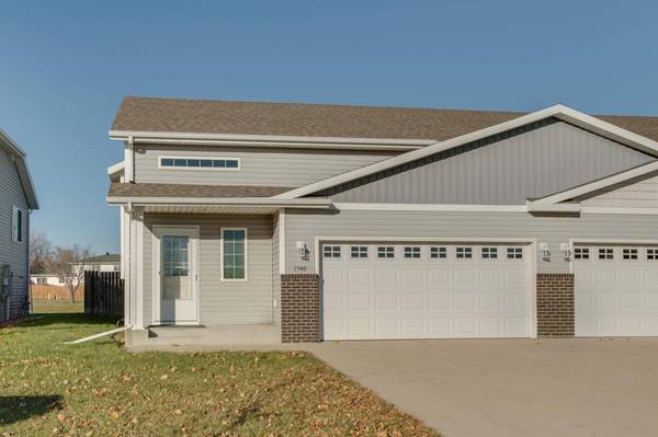 2540 31st AVE S, Moorhead, MN 56560