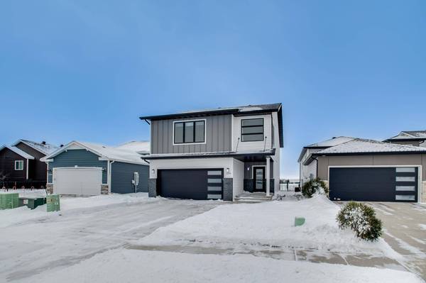 1234 Highland LN W, West Fargo, ND 58078