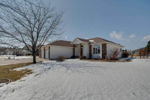 506 Mariann LN, Dilworth, MN 56529