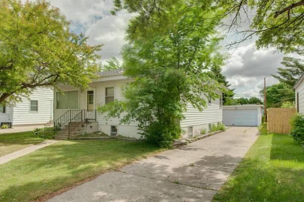 614 16th ST N, Moorhead, MN 56560