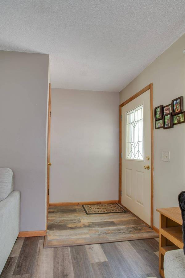 614 16th ST N, Moorhead, MN 56560