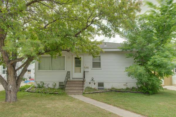 614 16th ST N, Moorhead, MN 56560
