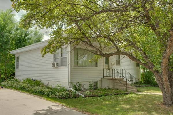 614 16th ST N, Moorhead, MN 56560