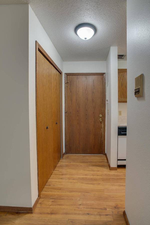 210 35th AVE N #9, Fargo, ND 58102