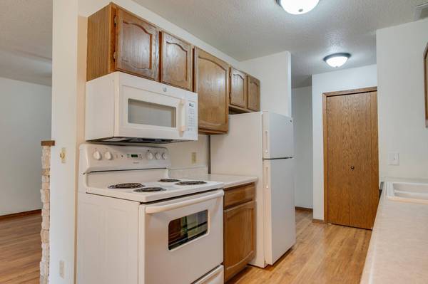 210 35th AVE N #9, Fargo, ND 58102