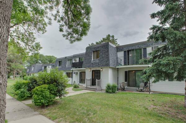 210 35th AVE N #9, Fargo, ND 58102