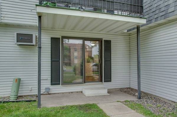 210 35th AVE N #9, Fargo, ND 58102