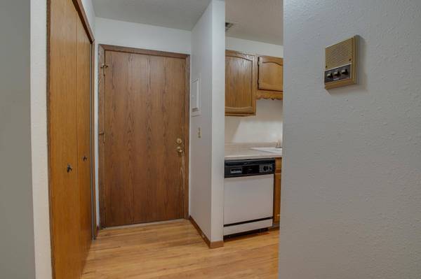 210 35th AVE N #9, Fargo, ND 58102