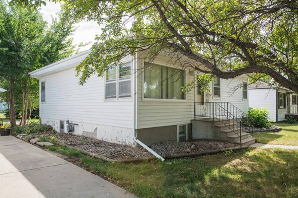 614 16th ST N, Moorhead, MN 56560