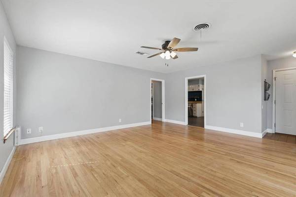 116 E Vilbig Street, Irving, TX 75060