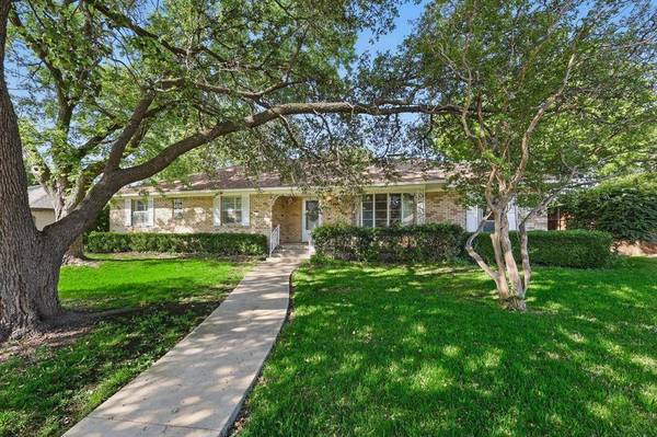 517 Brookshire Lane, Richardson, TX 75080