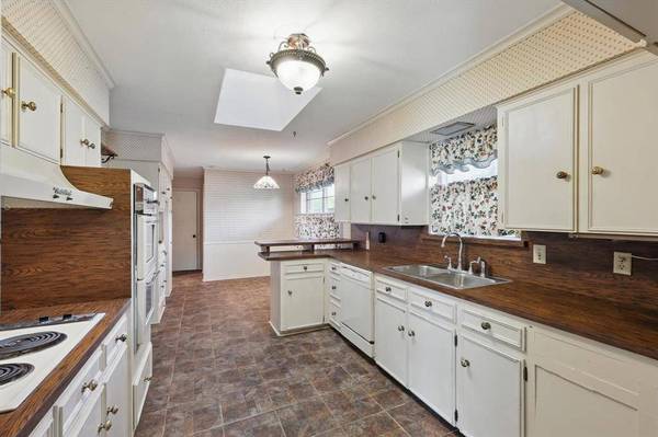 517 Brookshire Lane, Richardson, TX 75080