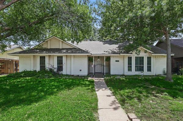 218 Creekside Lane, Coppell, TX 75019