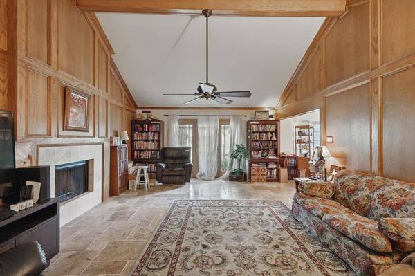 218 Creekside Lane, Coppell, TX 75019