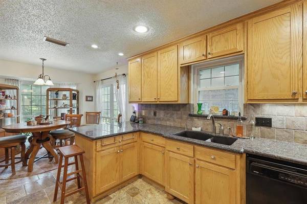 218 Creekside Lane, Coppell, TX 75019