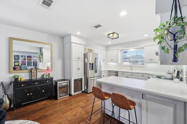 110 E 7th Street, Irving, TX 75060