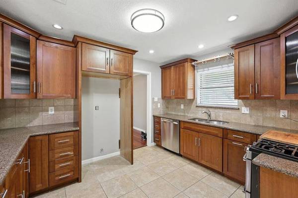 120 Simmons Drive, Coppell, TX 75019