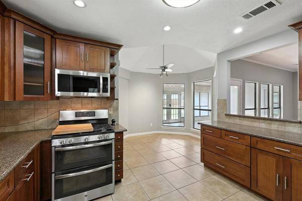 120 Simmons Drive, Coppell, TX 75019