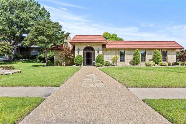 400 Balboa Court, Irving, TX 75062