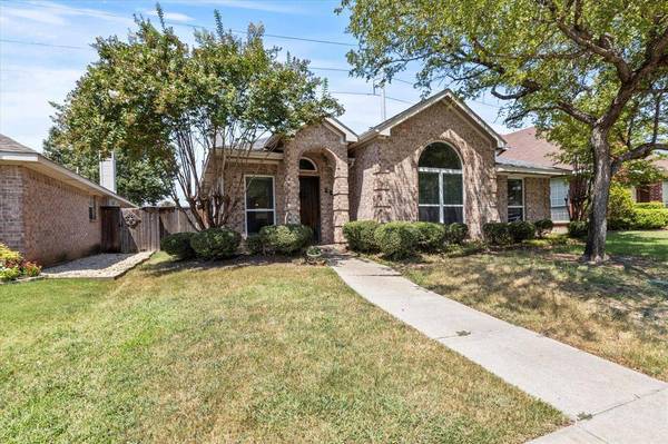 912 Brose Drive, Lewisville, TX 75067