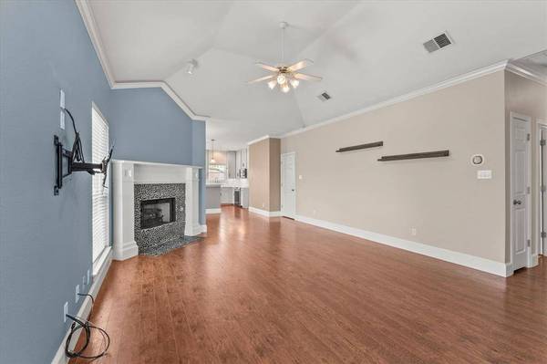 912 Brose Drive, Lewisville, TX 75067