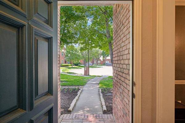 828 Lakeview Court, Coppell, TX 75019