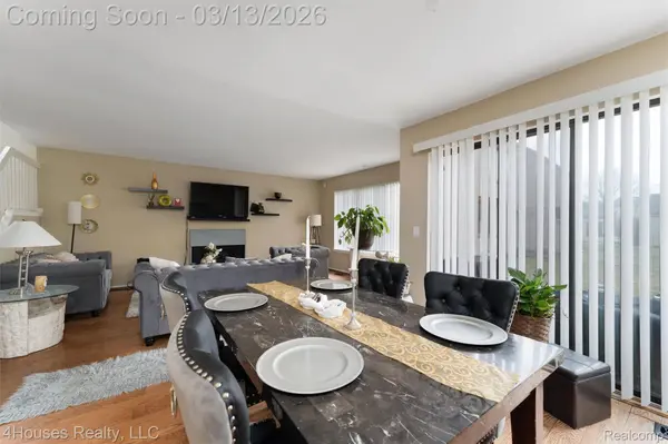 25039 N Woodvale DR N #25, Southfield, MI 48034