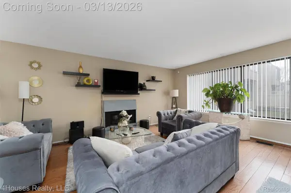 25039 N Woodvale DR N #25, Southfield, MI 48034