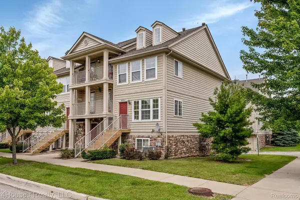 654 LYDIA LN #48, Pontiac, MI 48341