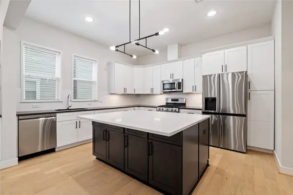 2206 Lou Ellen LN #B, Houston, TX 77018