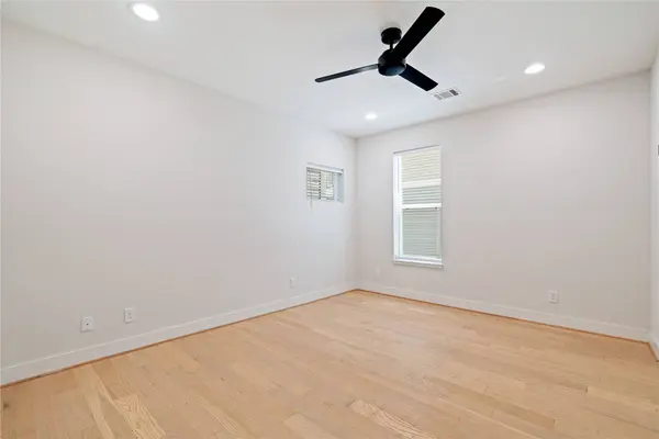 2206 Lou Ellen LN #B, Houston, TX 77018