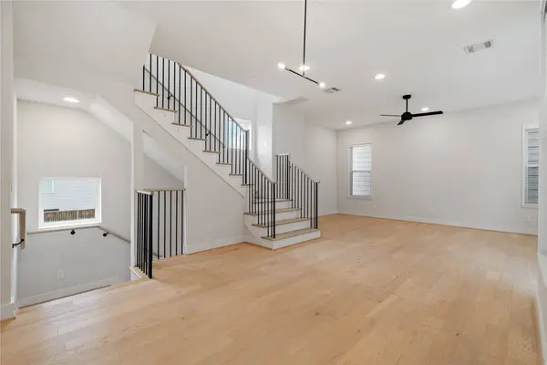 2206 Lou Ellen LN #B, Houston, TX 77018