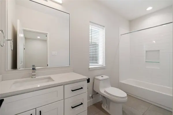 2206 Lou Ellen LN #B, Houston, TX 77018