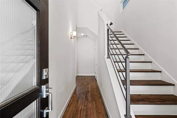 1013 W 17th ST, Houston, TX 77008