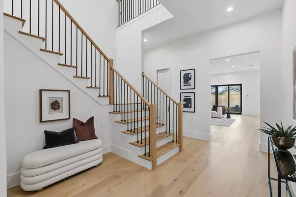 1933 Ridgemore DR, Houston, TX 77055