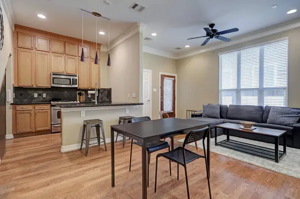 1530 W 25th ST #A, Houston, TX 77008