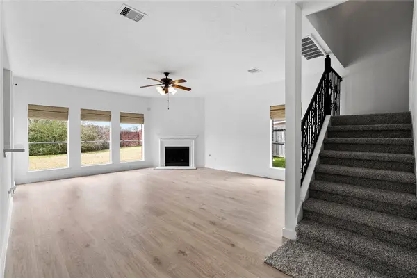 4206 Arboretum DR, Pasadena, TX 77505