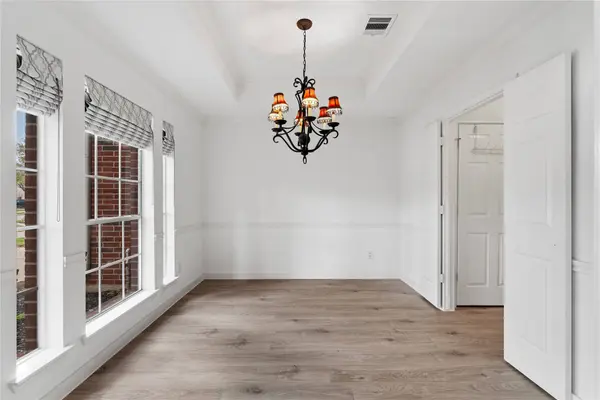 4206 Arboretum DR, Pasadena, TX 77505