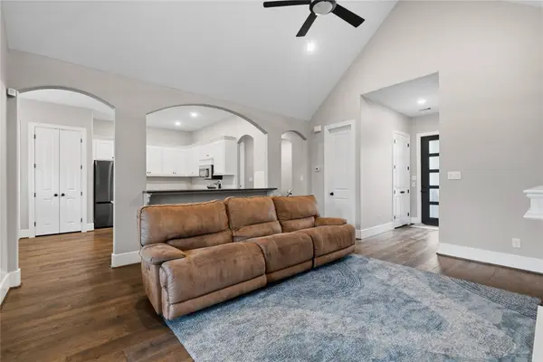 1002 Four Fountains ST, New Caney, TX 77357