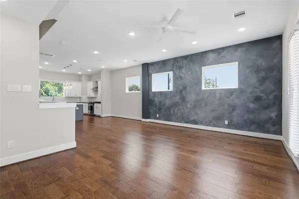 2102 Bello Amanecer LN, Houston, TX 77055