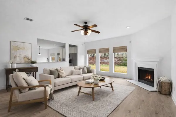 4206 Arboretum DR, Pasadena, TX 77505