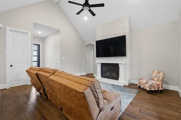 1002 Four Fountains ST, New Caney, TX 77357