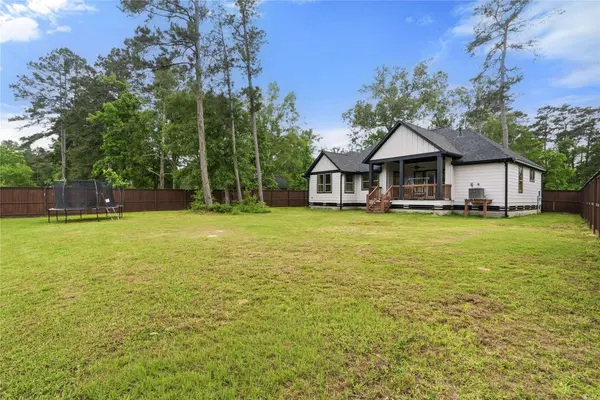 1002 Four Fountains ST, New Caney, TX 77357