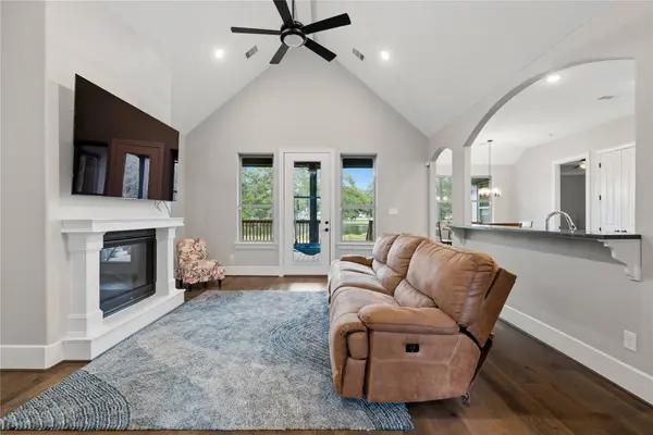 1002 Four Fountains ST, New Caney, TX 77357