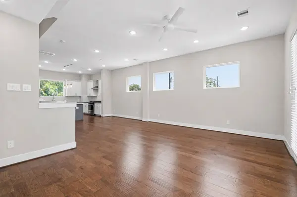2102 Bello Amanecer LN, Houston, TX 77055