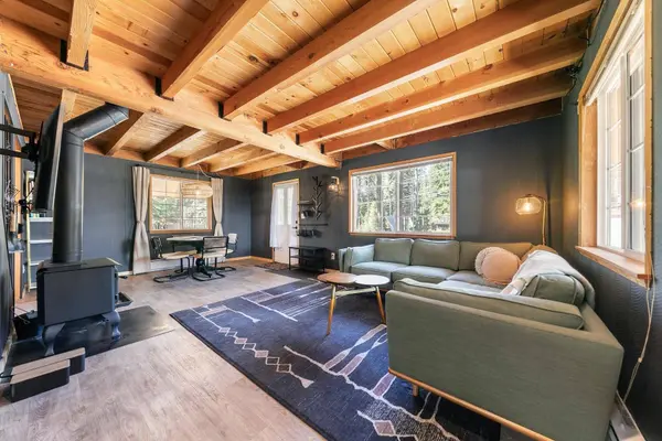 10185 Juniper Way, Soda Springs, CA 95728