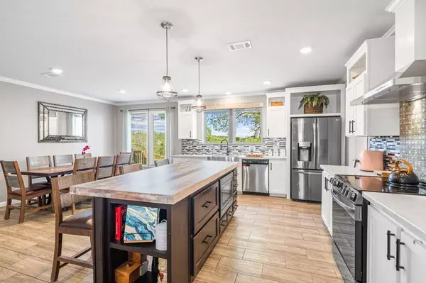 566 Ingram Hills Rd, Ingram, TX 78025